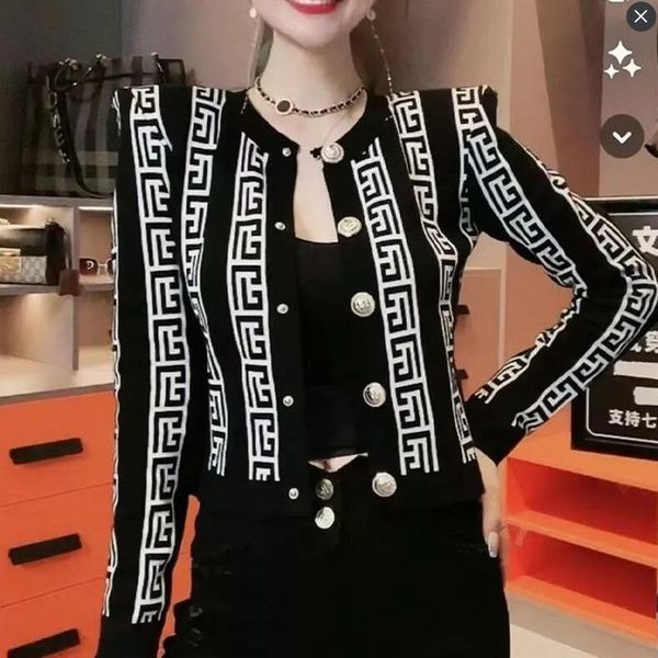 designer women autumn charater printed short cardigans sweaters fashion apes gold buttons streetwear long sleeve v-neck female knitwear open, White;black
designer women autumn charater printed short cardigans sweaters fashion apes gold buttons streetwear long sleeve v-neck female knitwear open, White;black
