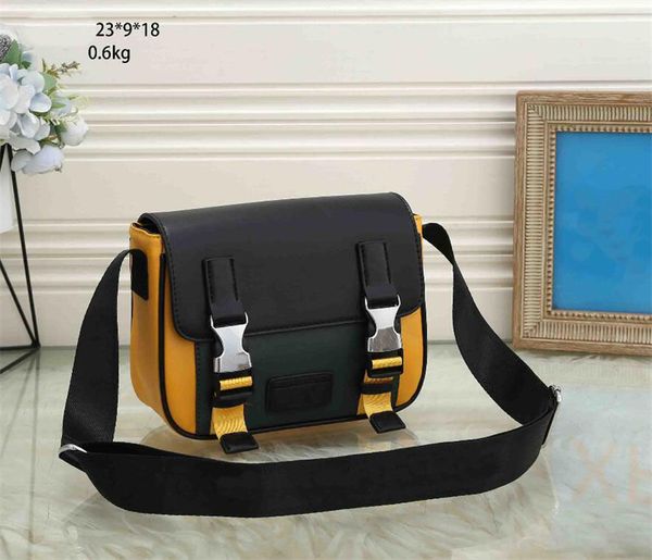 designer mens bags cs carriage messenger bag league shoulder crossbody handbags satchels backpack men women pu splicing square wallet retro
designer mens bags cs carriage messenger bag league shoulder crossbody handbags satchels backpack men women pu splicing square wallet retro