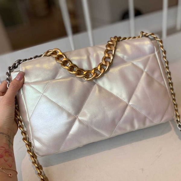shoulder bags 2022 luxury handbags designer 19s bag women fashion lambskin soft leather tote purse crossbody metal chain flap shoulder bags
shoulder bags 2022 luxury handbags designer 19s bag women fashion lambskin soft leather tote purse crossbody metal chain flap shoulder bags