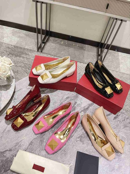 designer slippers spring autumn sneakers sleek ladies block heel flats stylish decorative patent leather sneakers black pink sandals brown b
designer slippers spring autumn sneakers sleek ladies block heel flats stylish decorative patent leather sneakers black pink sandals brown b