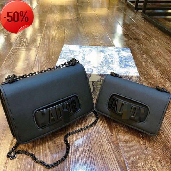 designer bags new leather square chain frostingretro gold metal can be carried by hand or shoulder backtote purses ladies handbags factory w
designer bags new leather square chain frostingretro gold metal can be carried by hand or shoulder backtote purses ladies handbags factory w