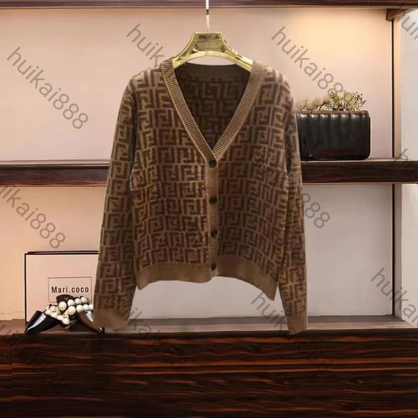 new designer women's sweaters letter jacquard fashion high-end woman custom casual sport knit coat, White;black
new designer women's sweaters letter jacquard fashion high-end woman custom casual sport knit coat, White;black