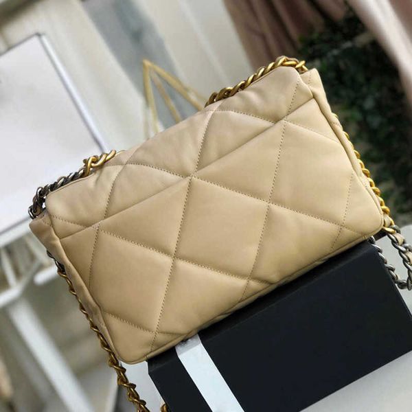 shoulder bags 2022 luxury handbags designer 19 bag women fashion lambskin soft leather tote purse crossbody metal chain flap shoulder bags
shoulder bags 2022 luxury handbags designer 19 bag women fashion lambskin soft leather tote purse crossbody metal chain flap shoulder bags