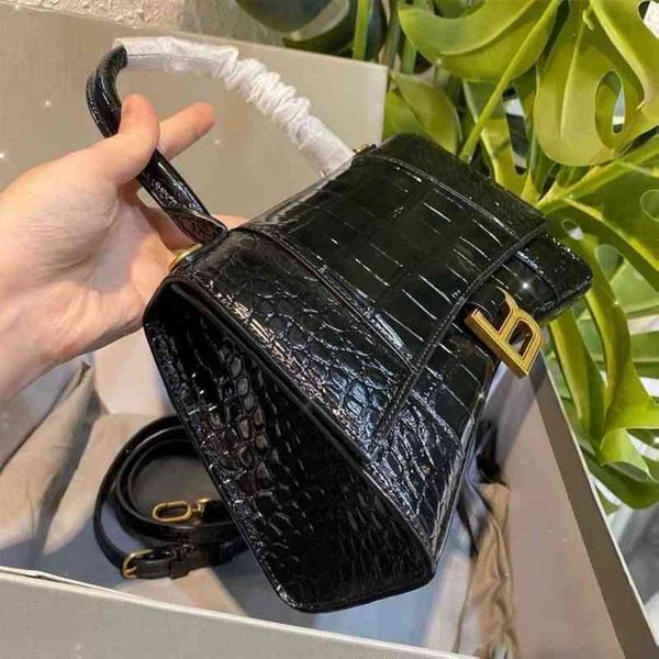 bags designer fashion bbalencaigas handbags small crowd 2022 family crocodile hourglass mini high version shoulder portable messenger
bags designer fashion bbalencaigas handbags small crowd 2022 family crocodile hourglass mini high version shoulder portable messenger