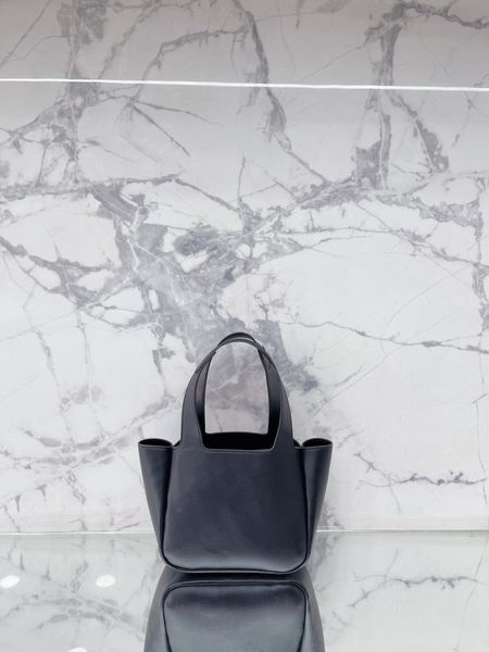 luxurys famous designer bag women bags handbag shoulder messenger classic style fashion composite lady clutch the tote bag handbags female c
luxurys famous designer bag women bags handbag shoulder messenger classic style fashion composite lady clutch the tote bag handbags female c