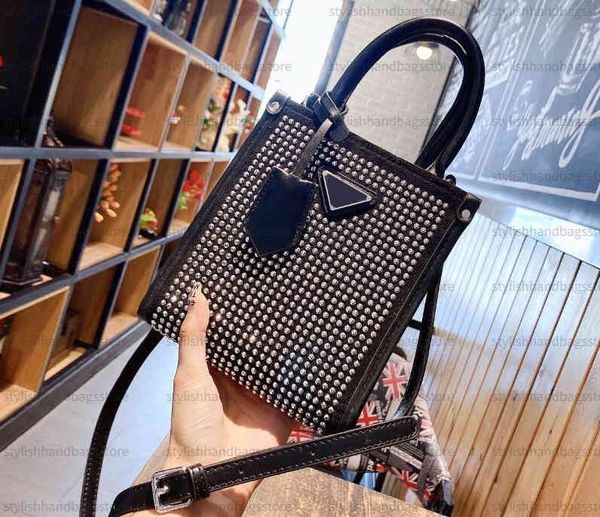 women's bag 2022 trend fashion purses and handbags luxury designer shoulder bag woman panelled cross body bag y220405
women's bag 2022 trend fashion purses and handbags luxury designer shoulder bag woman panelled cross body bag y220405