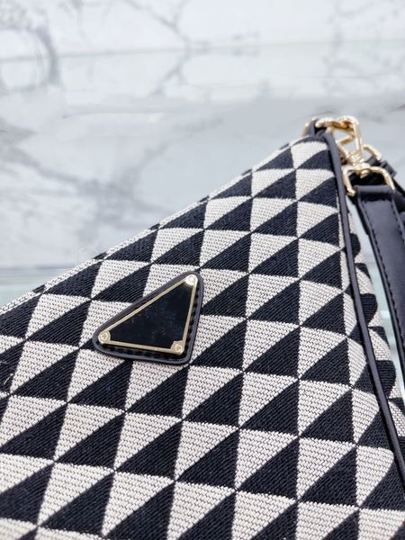 handbag designer wallet shoulder cross bag wallets handbags tramp buckle leather pure crocodile single handle handbags women's hourglas
handbag designer wallet shoulder cross bag wallets handbags tramp buckle leather pure crocodile single handle handbags women's hourglas