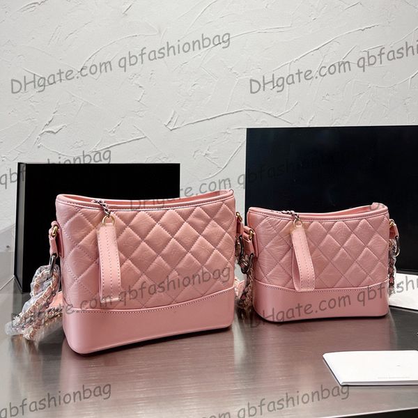 womens vinatge calfskin soft hobo quilted bag fashion trends style white pink beige black blue with charms two-tone shw/ghw shoulder designe
womens vinatge calfskin soft hobo quilted bag fashion trends style white pink beige black blue with charms two-tone shw/ghw shoulder designe