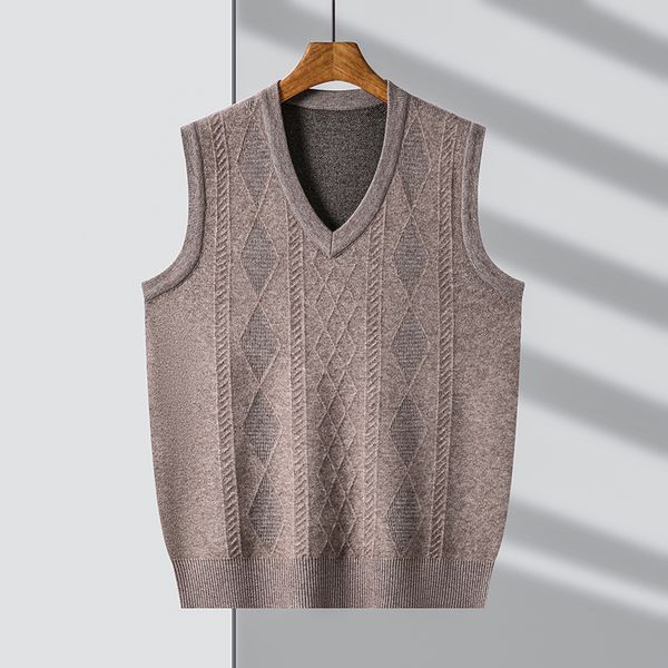 men s sweaters autumn middle aged vest casual v neck sweater dad wear thin man 220914, White;black
men s sweaters autumn middle aged vest casual v neck sweater dad wear thin man 220914, White;black