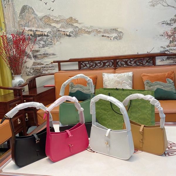 limited edition women messenger bag metal letters chain shoulder crossbody underarm bags famous designer ladies handbags zipper female totes
limited edition women messenger bag metal letters chain shoulder crossbody underarm bags famous designer ladies handbags zipper female totes