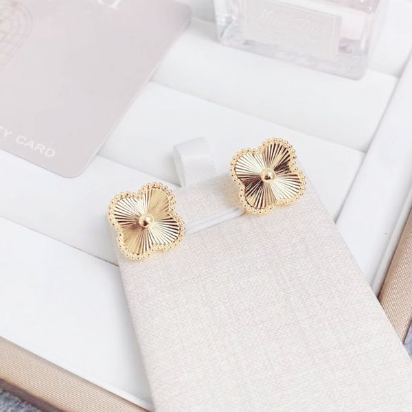 18k gold earring designer women's stud fashion classic 4-leaf grass girl christmas valentine's day love gift 316l stainless steel, Golden;silver
18k gold earring designer women's stud fashion classic 4-leaf grass girl christmas valentine's day love gift 316l stainless steel, Golden;silver