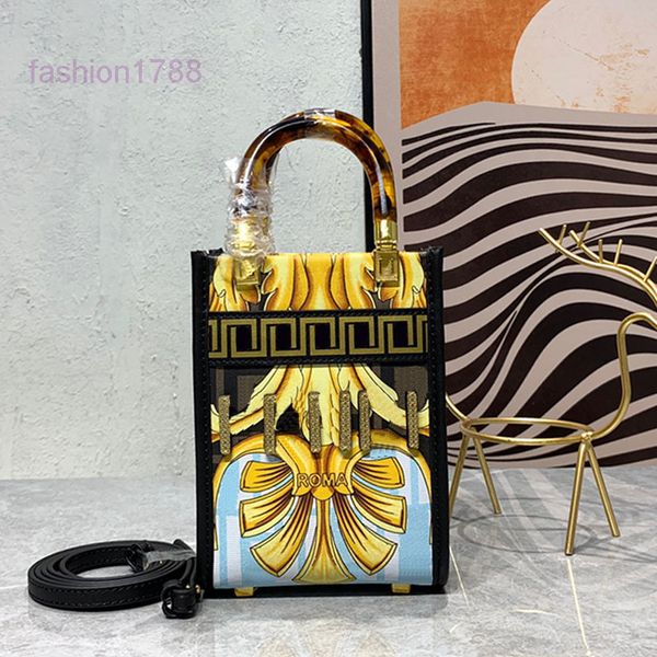 evening bags mini tote bag baroque printing handbags purse crossbody bags gold cowhide letter decoration glazed handle removable shoulder st
evening bags mini tote bag baroque printing handbags purse crossbody bags gold cowhide letter decoration glazed handle removable shoulder st