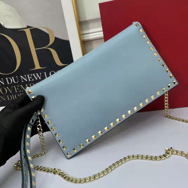 evening bags imported genuine leather chain rivet ladies dinner bag size 28cm
evening bags imported genuine leather chain rivet ladies dinner bag size 28cm