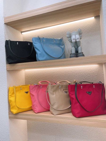 quality women tote bags twist crooked mobile travel shopping bag handbag famous luxury fashion designer nylon tote shoulder purse wallet
quality women tote bags twist crooked mobile travel shopping bag handbag famous luxury fashion designer nylon tote shoulder purse wallet