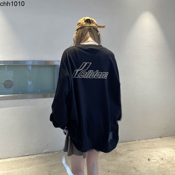 welldone early autumn pearl letter long sleeved t-shirt sweater we11done track loose bottomed shirt top, Black
welldone early autumn pearl letter long sleeved t-shirt sweater we11done track loose bottomed shirt top, Black