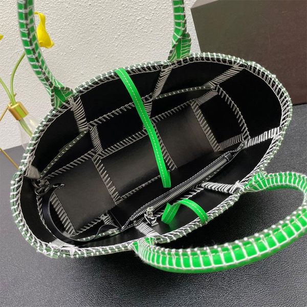 7a cowhide hand woven tote bag women fashion vegetable basket handbag lady large capacity shopping travel bag ladies leather totes luxury de
7a cowhide hand woven tote bag women fashion vegetable basket handbag lady large capacity shopping travel bag ladies leather totes luxury de