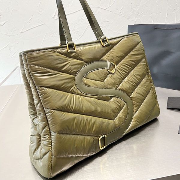 classic tote bag large capacity wadding shopping bags women handbag classic letter shoulder purse golden hardware inside zipper pocket trave
classic tote bag large capacity wadding shopping bags women handbag classic letter shoulder purse golden hardware inside zipper pocket trave