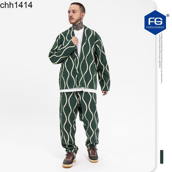2020 autumn winter new fashion brand water wave pattern discharge dyeing cardigan taoist robe jacket men, Black;brown
2020 autumn winter new fashion brand water wave pattern discharge dyeing cardigan taoist robe jacket men, Black;brown