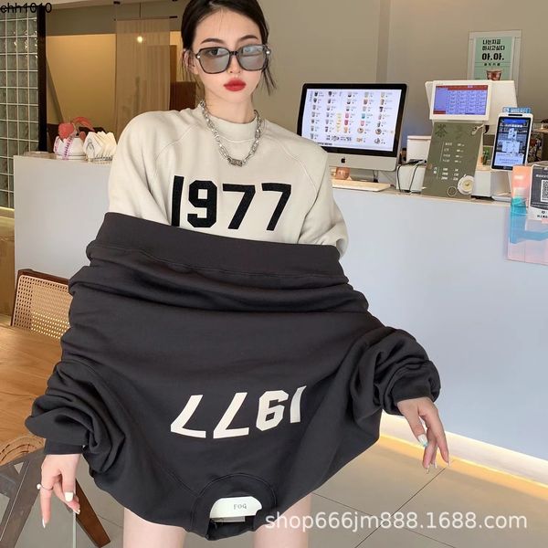 1977 series 2022 autumn winter digital flocking pullover round neck plush men's and women's couple's sweater, Black
1977 series 2022 autumn winter digital flocking pullover round neck plush men's and women's couple's sweater, Black