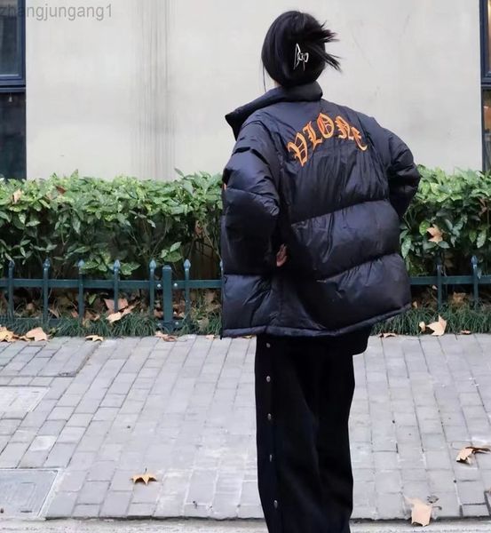 222ss designer winter new vlones jacket down men's and women's same letter embroidered down cotton jacket big v black knight bread
222ss designer winter new vlones jacket down men's and women's same letter embroidered down cotton jacket big v black knight bread
