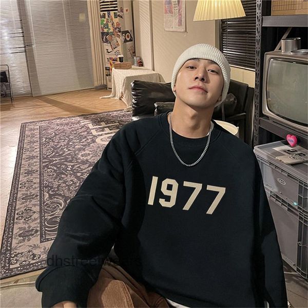 dhstreetwears men's hoodies sweatshirts 1977 autumn sweater round collar male essentials high street trend loose lovers american female, Black
dhstreetwears men's hoodies sweatshirts 1977 autumn sweater round collar male essentials high street trend loose lovers american female, Black