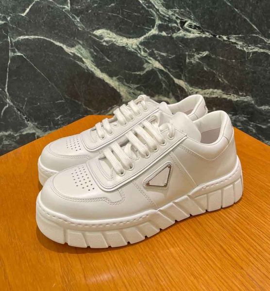 famous designer prax 01 re-nylon men sneakers shoes brushed leather breathable triangle runner trainers man discount sports eu38-46
famous designer prax 01 re-nylon men sneakers shoes brushed leather breathable triangle runner trainers man discount sports eu38-46