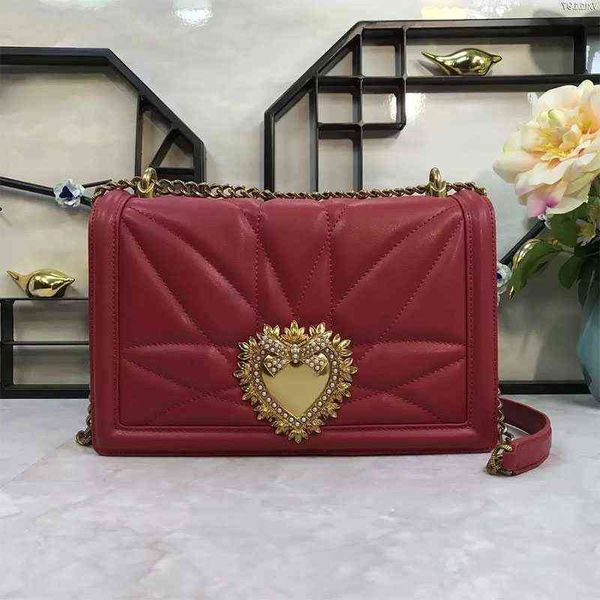 shoulder bags tote r handbags leather chain bag gold heart pearl buckle one messenger fashionable ladies wallet 220914
shoulder bags tote r handbags leather chain bag gold heart pearl buckle one messenger fashionable ladies wallet 220914