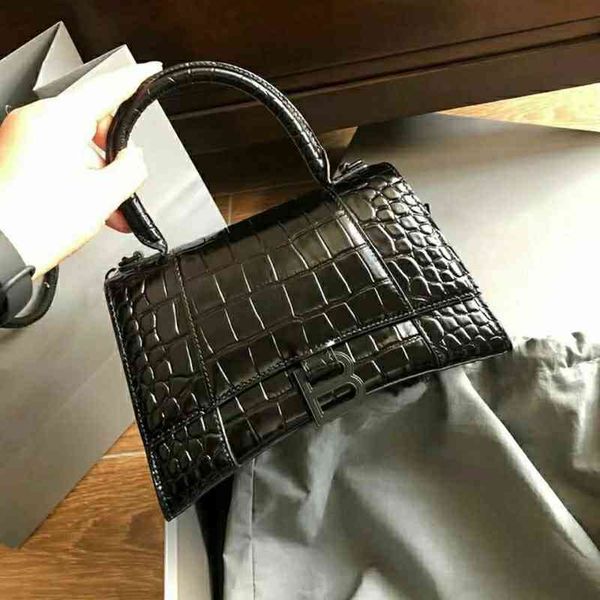 bags designer fashion bbalencaigas handbags family hourglass women's 2022 messenger underarm leather word buckle crocodile single shoul
bags designer fashion bbalencaigas handbags family hourglass women's 2022 messenger underarm leather word buckle crocodile single shoul