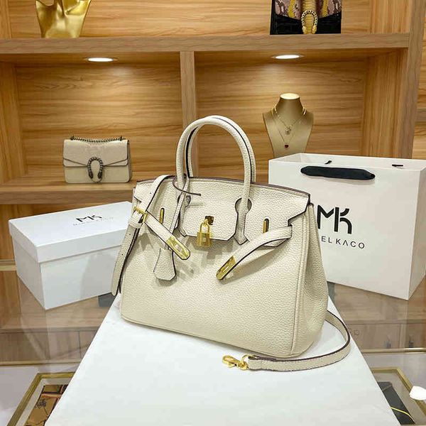 herme bags hong kong 2022 new large capacity cowhide women's bag high-grade texture portable single shoulder crossbody
herme bags hong kong 2022 new large capacity cowhide women's bag high-grade texture portable single shoulder crossbody