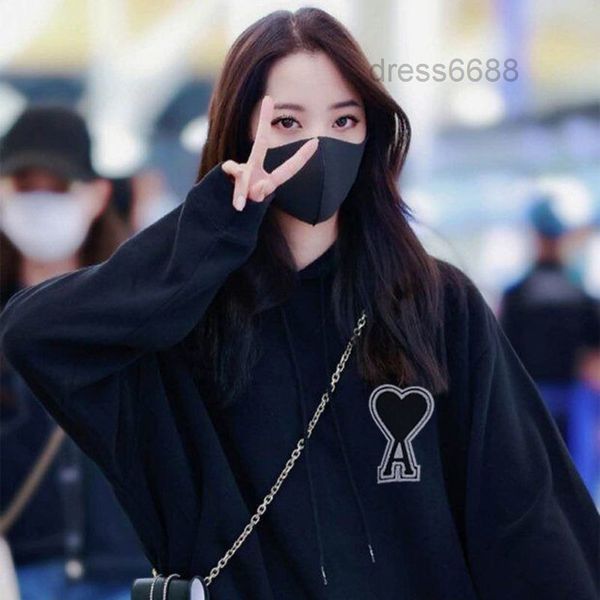 hoodie designer ami2022 fall new hooded sweater plush men's women's lovers pure cotton embroidery heart a the same fashion brand, Black
hoodie designer ami2022 fall new hooded sweater plush men's women's lovers pure cotton embroidery heart a the same fashion brand, Black