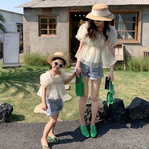 family matching outfits summer fashion mother and girls mesh puff sleeve family matching all-match blouses 220914, Blue
family matching outfits summer fashion mother and girls mesh puff sleeve family matching all-match blouses 220914, Blue
