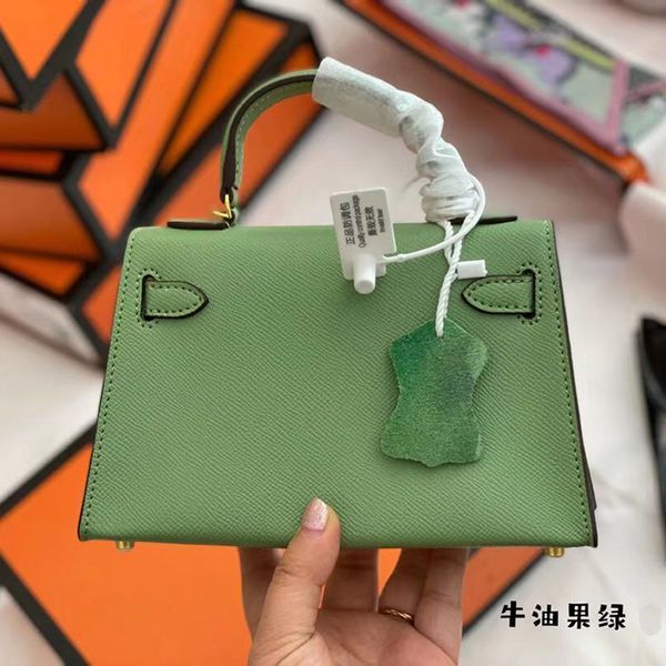 new fashion designer one shoulder cross body leather handbag casual lock small square bag compartment letter gift box square grain leathers 
new fashion designer one shoulder cross body leather handbag casual lock small square bag compartment letter gift box square grain leathers