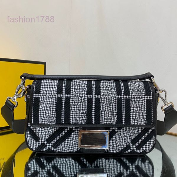 evening bags embroidery baguette bag crossbody bags shoulder handbags fashion women clutch purse flap square metal letter hasp hardware remo
evening bags embroidery baguette bag crossbody bags shoulder handbags fashion women clutch purse flap square metal letter hasp hardware remo