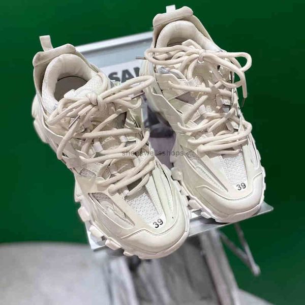 2023 designer sports shoes sneakers paris black daddy spring autumn fashion thick soled balencigas women 's are invincible and versatil
2023 designer sports shoes sneakers paris black daddy spring autumn fashion thick soled balencigas women 's are invincible and versatil
