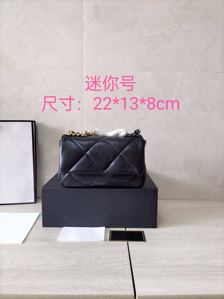 fashion trends lambskin bags quilted classic flap cross body shoulder purse gold metal hardware designer handbags mini bag c25
fashion trends lambskin bags quilted classic flap cross body shoulder purse gold metal hardware designer handbags mini bag c25