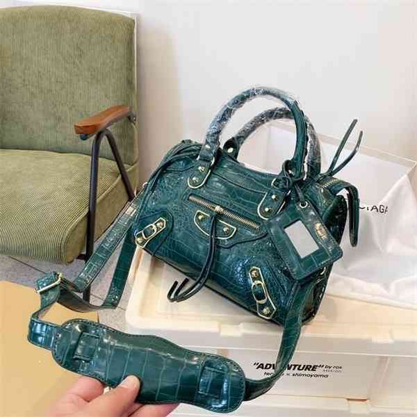 handbags original balencaigass designer women's 2022 hand fashion sheepskin wrinkled locomotive large capacity single shoulder diagonal
handbags original balencaigass designer women's 2022 hand fashion sheepskin wrinkled locomotive large capacity single shoulder diagonal