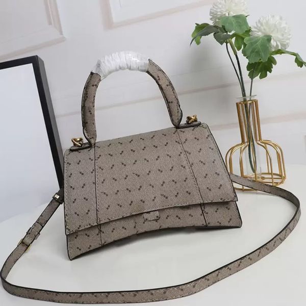 classic designer bag women bags square small handle handbag shopping shoulder bag fashion tote lady cross body half moon luxury leather retr
classic designer bag women bags square small handle handbag shopping shoulder bag fashion tote lady cross body half moon luxury leather retr