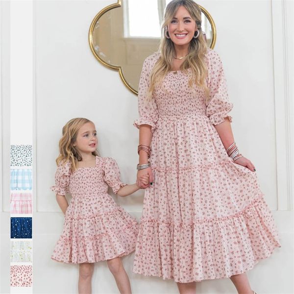family matching outfits summer fashion family matching clothes mother daughter pink floral dress mom girl party outfits casual 220914, Blue
family matching outfits summer fashion family matching clothes mother daughter pink floral dress mom girl party outfits casual 220914, Blue