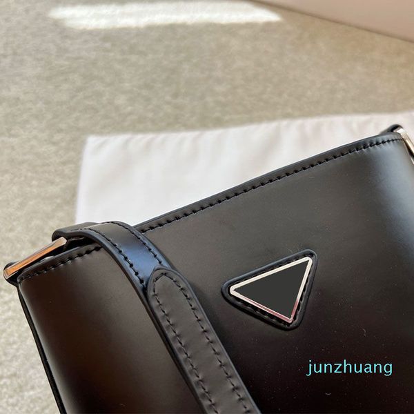 designer new single shoulder bags women's temperament fashion classic underarm bag crossbody5
designer new single shoulder bags women's temperament fashion classic underarm bag crossbody5