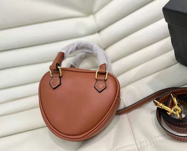 coin purses 2022 brand designer classic fashion love lipstick bag coin purse 15x13cm, Red;black
coin purses 2022 brand designer classic fashion love lipstick bag coin purse 15x13cm, Red;black