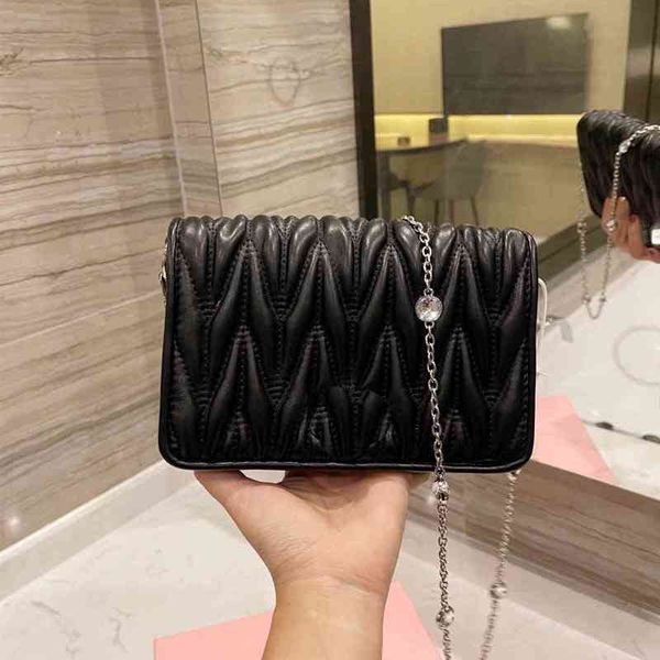 shoulder bags crossbody bags women wallet fashion purse high qulity handbag gold chain with crystal pleated leather small and light clutch 2
shoulder bags crossbody bags women wallet fashion purse high qulity handbag gold chain with crystal pleated leather small and light clutch 2