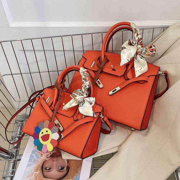 herme bags 2022 new fashion all-match litchi pattern portable bag net red temperament lock messenger
herme bags 2022 new fashion all-match litchi pattern portable bag net red temperament lock messenger
