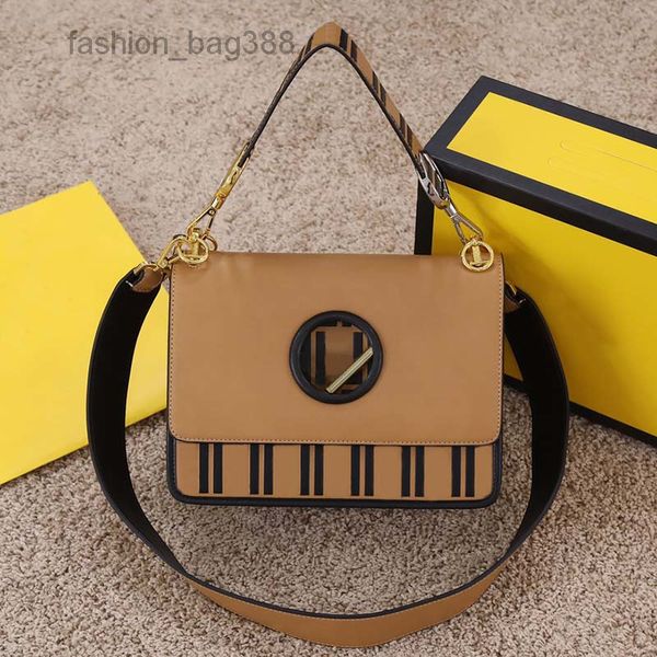 evening bags handbag shoulder bag tote bags purse leather women classic print letter wallet hasp cell phone pocket
evening bags handbag shoulder bag tote bags purse leather women classic print letter wallet hasp cell phone pocket