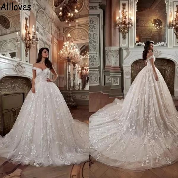 vintage off shoulder ball gown wedding dresses lace appliqued saudi arabia dubai princess bridal gowns formal church court train vestidos de, White
vintage off shoulder ball gown wedding dresses lace appliqued saudi arabia dubai princess bridal gowns formal church court train vestidos de, White