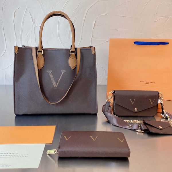 designer three-piece bag totes luxury brand purse single zipper wallets women handbags tote real leather bags lady plaid purses duffle lugga
designer three-piece bag totes luxury brand purse single zipper wallets women handbags tote real leather bags lady plaid purses duffle lugga
