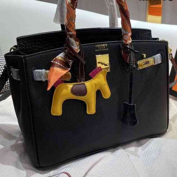 herme bags 2022 fashion women's bag portable shoulder real leather with pony silk scarf 30cm
herme bags 2022 fashion women's bag portable shoulder real leather with pony silk scarf 30cm