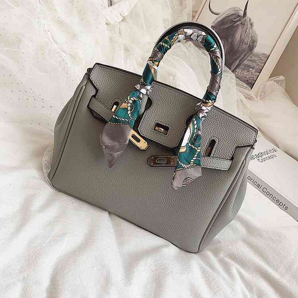herme bags 2022 new bag women's silk scarf portable fashion tide korean version solid color single shoulder messenger bag
herme bags 2022 new bag women's silk scarf portable fashion tide korean version solid color single shoulder messenger bag