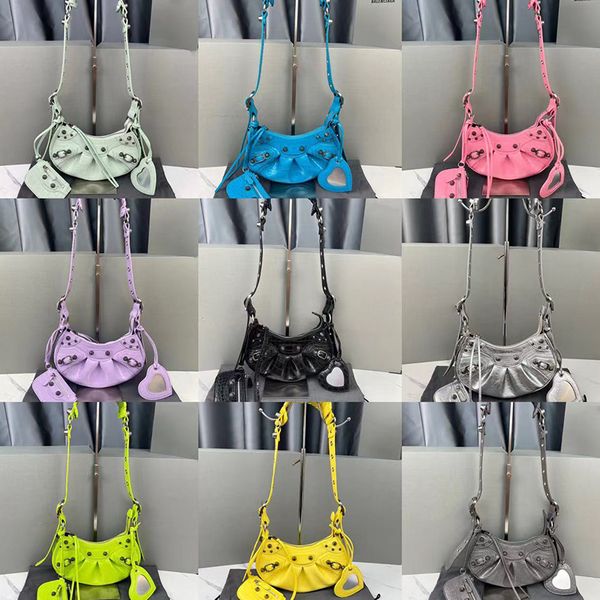 motorcycle bag le moon dumpling cagole willow stud series half bag fine-grained crocodile pattern leather with heart-shaped makeup mirror on
motorcycle bag le moon dumpling cagole willow stud series half bag fine-grained crocodile pattern leather with heart-shaped makeup mirror on