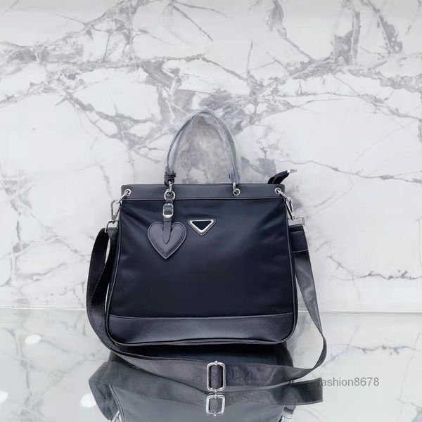 briefcases briefcases luxury designer handbags large tote bags is made of quality nylon material classic style fashionable single shoulder b
briefcases briefcases luxury designer handbags large tote bags is made of quality nylon material classic style fashionable single shoulder b