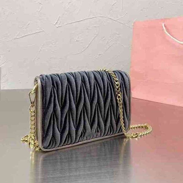 shoulder bags handbags women crossbody messenger with chain classic logo embellishment handbag high capacity fashion designer leather lady w
shoulder bags handbags women crossbody messenger with chain classic logo embellishment handbag high capacity fashion designer leather lady w